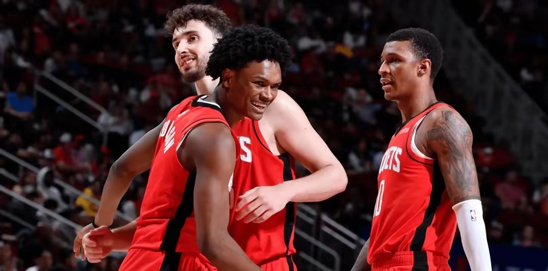 关于赛地聚焦——NBA常规赛赛后热度飙升；休斯敦火箭官宣签约；信心回归；控场能力受关注的信息-爱游戏